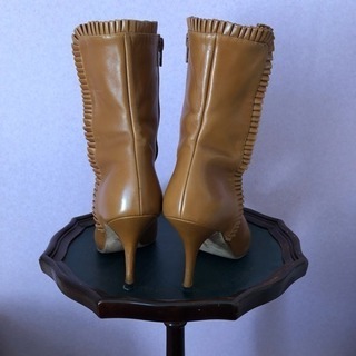 マノロブラニク  ブーツ 37.5の画像