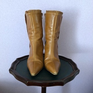 マノロブラニク  ブーツ 37.5の画像