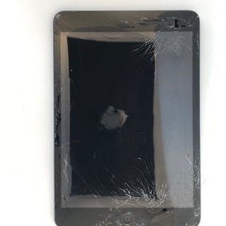 iPadの画面が割れてしまった。 Fixmart(フィックスマート )宇都宮店におまかせ！！の画像
