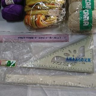 編み物用品、毛糸など。の画像