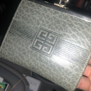 ジバンシーの小銭入れ売ります 激安 値下げ