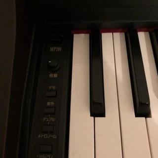 Roland 電子ピアノの画像
