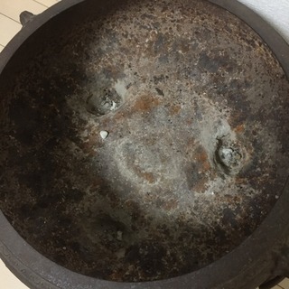 大型火鉢（鉄製）の画像