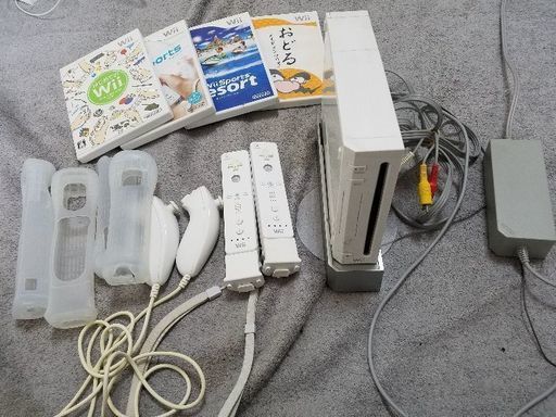 Wii一式　懐かしのソフト　リモコン2　ヌンチャク2
