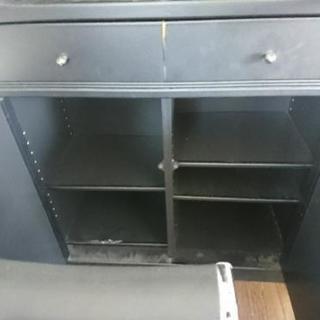 【お引取りで無料！】本棚の画像