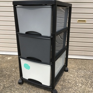 キャスター付き♪　３段収納棚