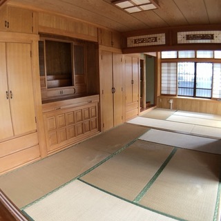 沖縄市知花に待望の庭付広々一戸建てが登場(^○^)大家族でも安心の6SLDK♪お問合せはお早めに！！ − 沖縄県