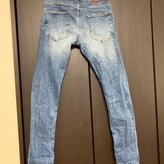 zara ダメージデニムの画像