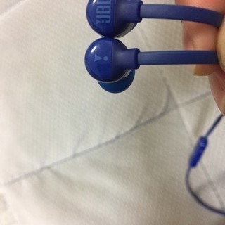 ワイヤレスイヤフォンの画像