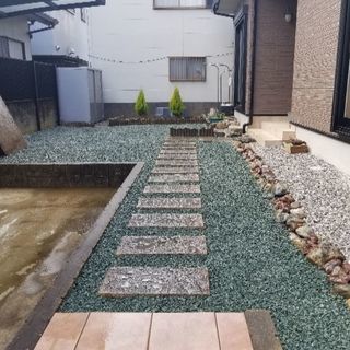 高知県内出張　植木屋です。東から西へお伺い致します。剪定、草刈り、お庭に関する事ご相談ください。年中無休にて見積りお伺い致します。遠方の方もお気軽にご相談ください。お庭お手入れ千樹園は年間200件の作業実績あります！TEL08056636000迄 - 高知市