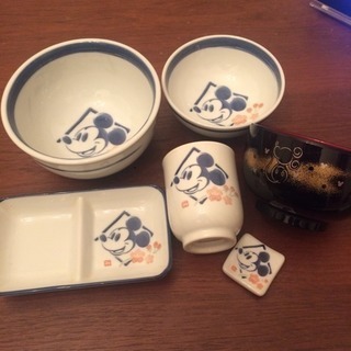 ディズニーランドの食器一式お譲りします
