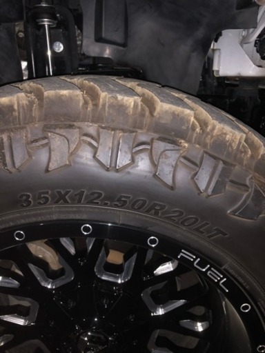 タイヤ付き4本セット FUEL 20インチホイール マルチ 4駆 SUV JEEP ラングラー HUMMER ランクル FJ ハイラックス サーフです