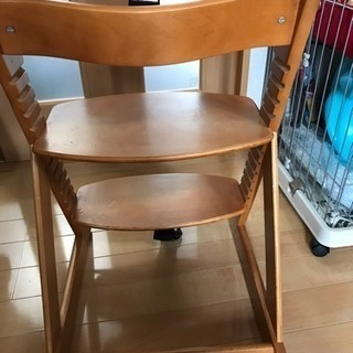 カトージのキッズチェアの画像