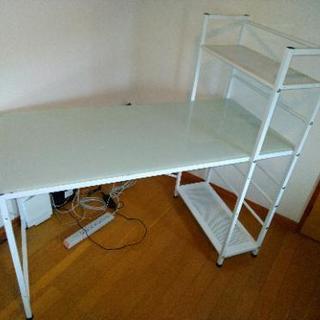 棚付デスク　PCデスクの画像