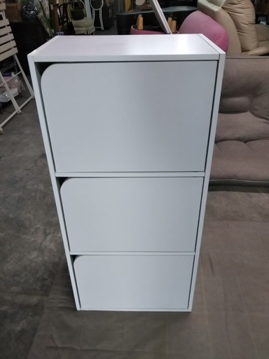 ［扉付きカラーボックス］⁑リサイクルショップヘルプ