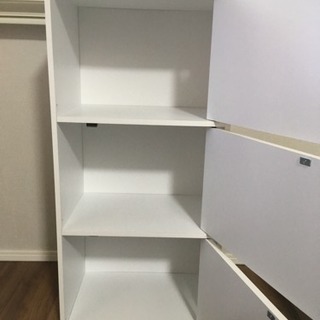 扉付きカラーボックスの画像