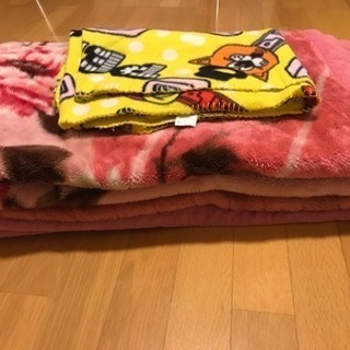 無料でお渡し  シングル毛布、ブランケットのセットの画像