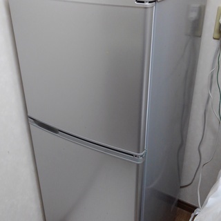 SANYO冷蔵庫137L譲ります。