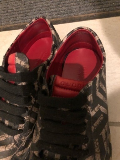 GUCCIのスニーカーです。