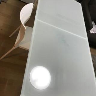 ダイニングテーブル