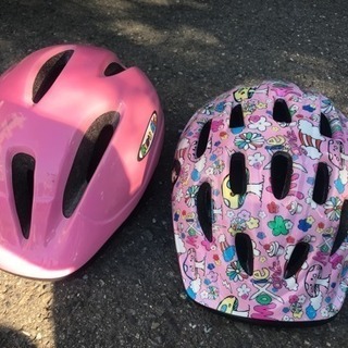 女の子用自転車ヘルメット二個