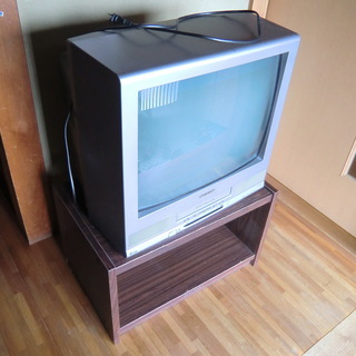 旧シャ－プ製２１型（テレビデオ）です