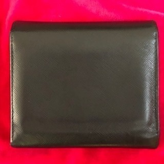 値下げ！PRADA 三つ折り財布 本革 黒の画像