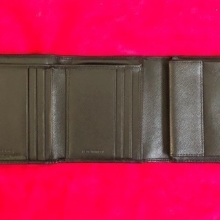 値下げ！PRADA 三つ折り財布 本革 黒の画像