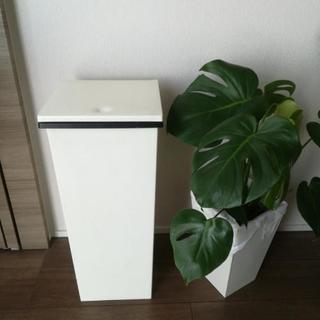 スタイリッシュ　クードスクエア　ごみ箱