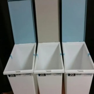 ゴミ箱3個組の画像