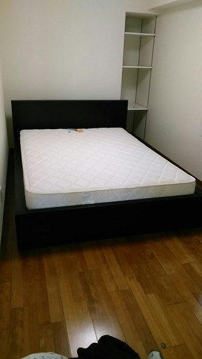 ダブルベッドのベッドマットです