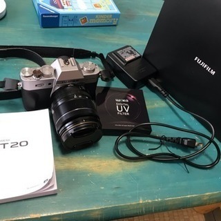 	 FUJIFILM ミラーレス一眼 X-T20 レンズキットシルバー　望遠ズームレンズ付きの画像