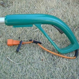 マキタ　電動草刈り機　MUM-252の画像