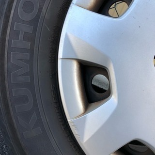 195/65r15☆2017年製☆KUMUHO☆タイヤ☆純正キャップ付き☆ノア☆ヴォクシー☆4本セット☆バリ溝☆の画像