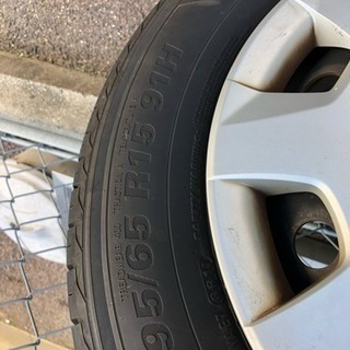 195/65r15☆2017年製☆KUMUHO☆タイヤ☆純正キャップ付き☆ノア☆ヴォクシー☆4本セット☆バリ溝☆の画像