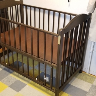 ベビーベッド　中古　ダークブラウン