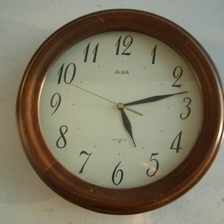 掛け時計　木製枠の画像