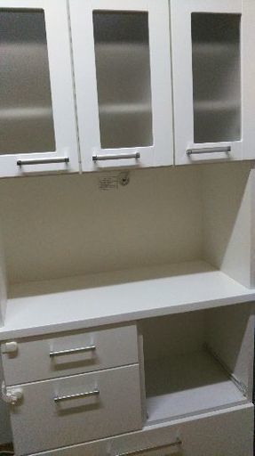 食器棚（話し中）
