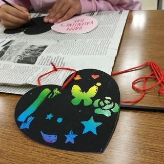 英語でアート！Kids Arts&Crafts English 4月14日（日）スクラッチアート第二弾！ - 育児