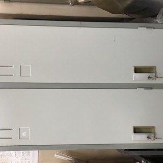 2名用縦長スチールロッカー