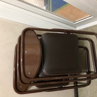 折畳みパイプ椅子3