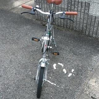 折りたたみ自転車の画像
