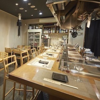 シェフのような佇まいで肉を極める！グルメサイトでも人気の「赤身肉」専門焼肉店☆ガッツリ勤務歓迎！の画像
