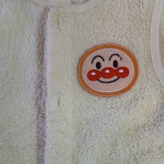 アンパンマン☆ふわもこベスト☆ゆとりある80size☆￥200の画像