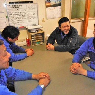 40代や50代で中途入社した新人多数！賞与や資格取得支援など待遇も充実です！【月7～8日休み◎月収30万円以上が可能】の画像