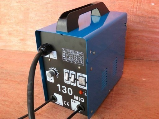 6ヶ月保証付 MIG130 ノンガス半自動溶接機 最大出力120A 単相200V(50/60Hz)