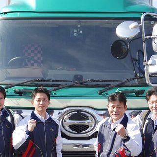 しっかり稼げる！大型トラックドライバー　長距離配送