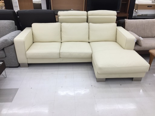 取りに来ていただける方限定！BoConcept(ボーコンセプト)のカウチソファーのご紹介です！