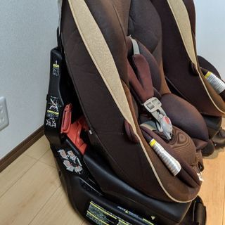 combi チャイルドシート　双子の画像