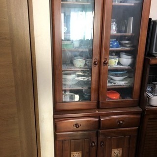 食器棚、食器色々！(3／26〜30で取りに来れる方のみ)の画像
